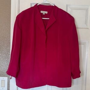 Amanda Smith Women's Fuchsia Blouse